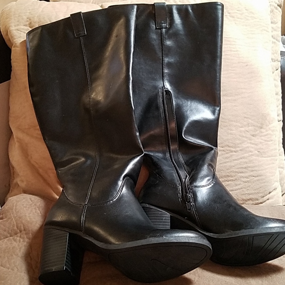 Black Knee-high Boots - Wide Calf